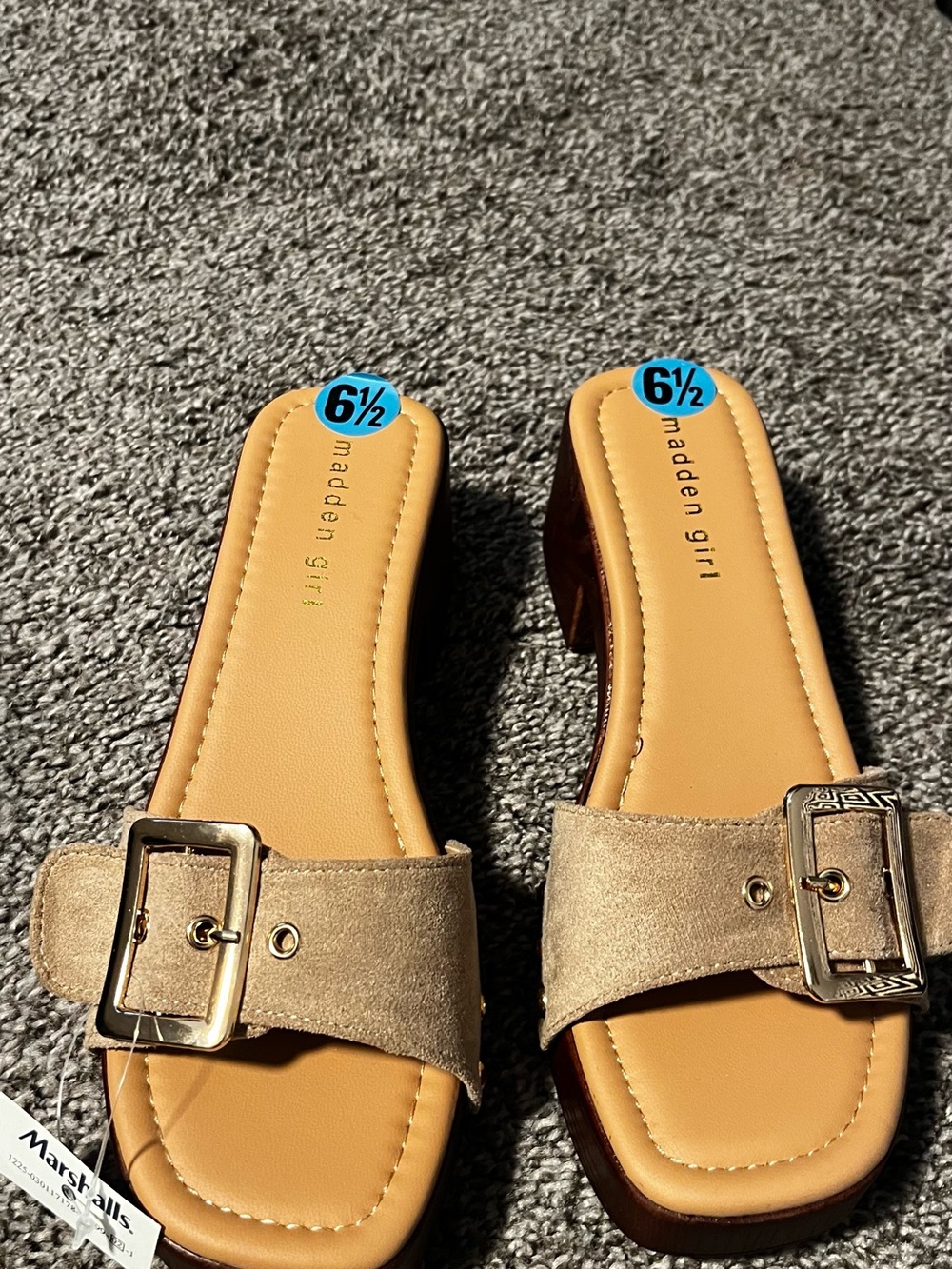 Madden Girl Tan Suede Slide Mules Clogs with Gold Buckles-NWT